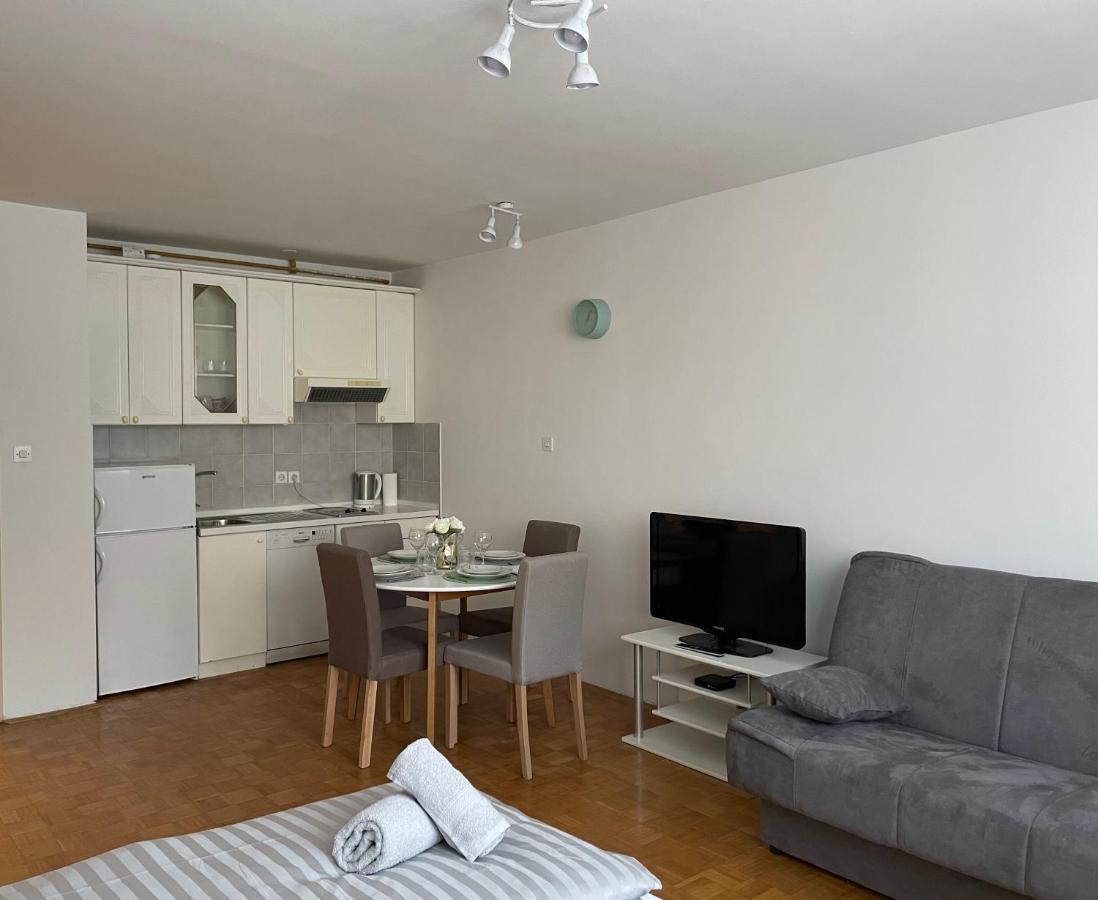 Apartment Green - Grey リュブリャナ エクステリア 写真